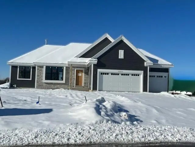 W251n2437 Valleyview Cir, Pewaukee