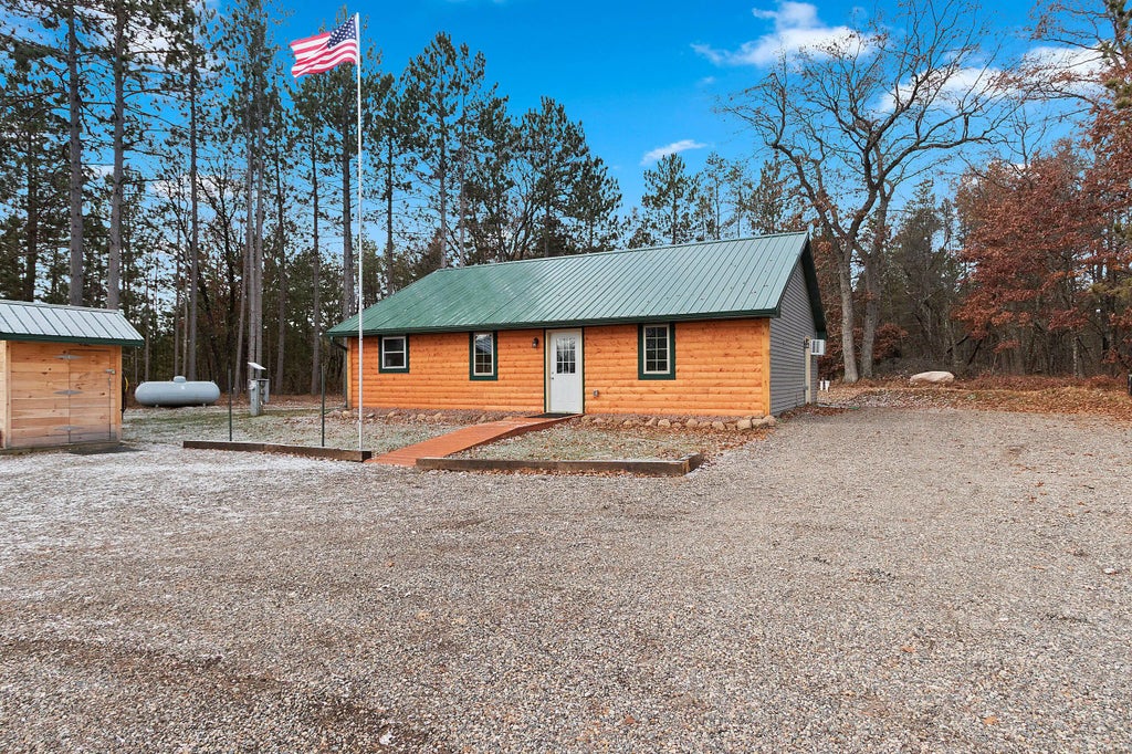 N9751 Parkway Rd, Stephenson