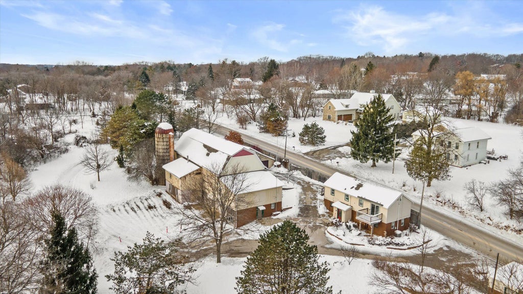 S30w29839 Sunset Dr, Genesee