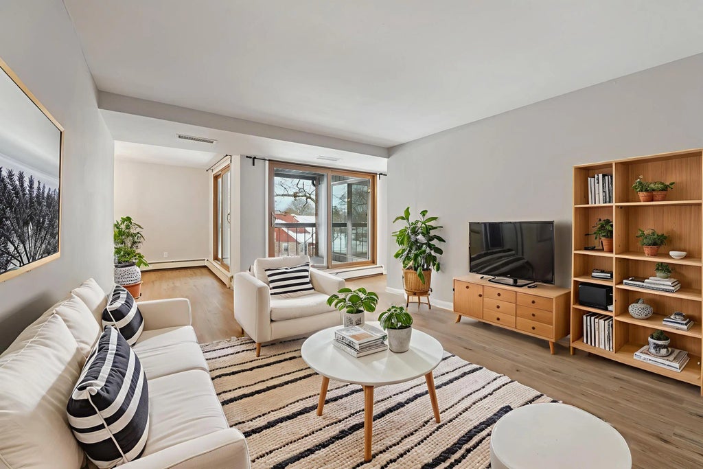 5200 S Tuckaway Blvd 250c, Greenfield