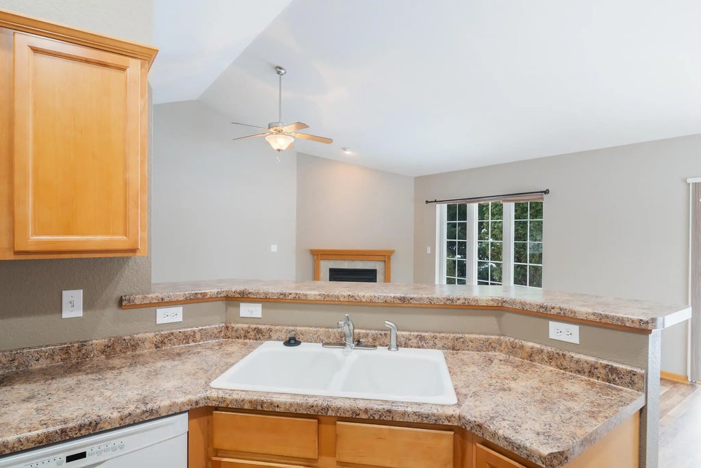 105 Sarahs Way, Sheboygan Falls