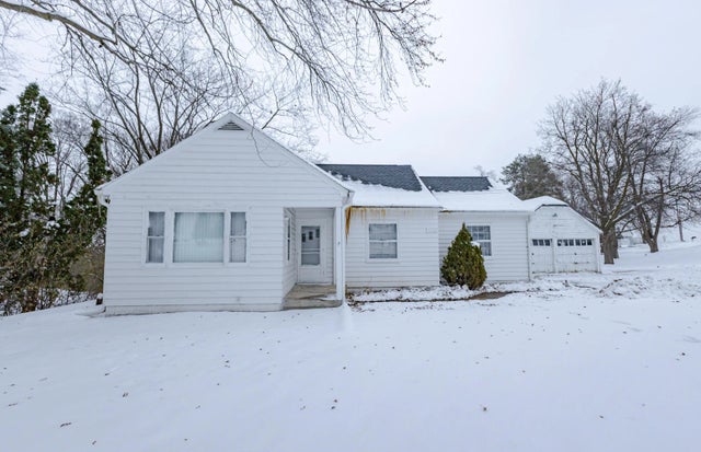 1806 E Main St, Waukesha