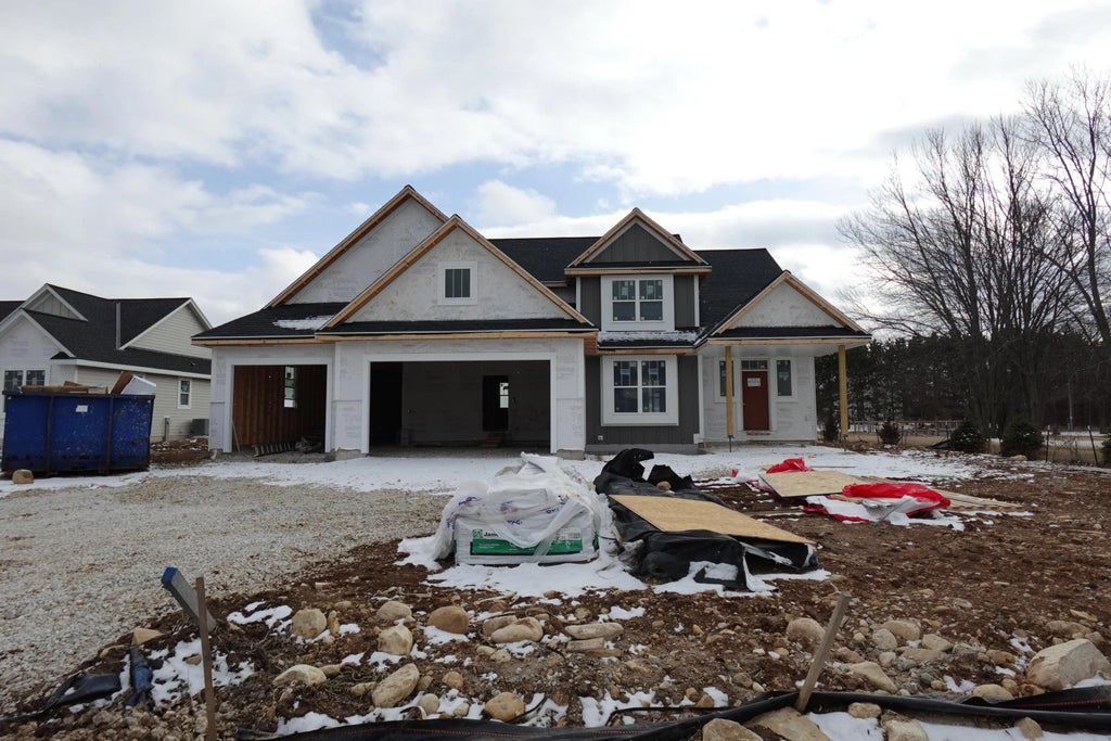 N74w24747 Lauren Dr, Sussex