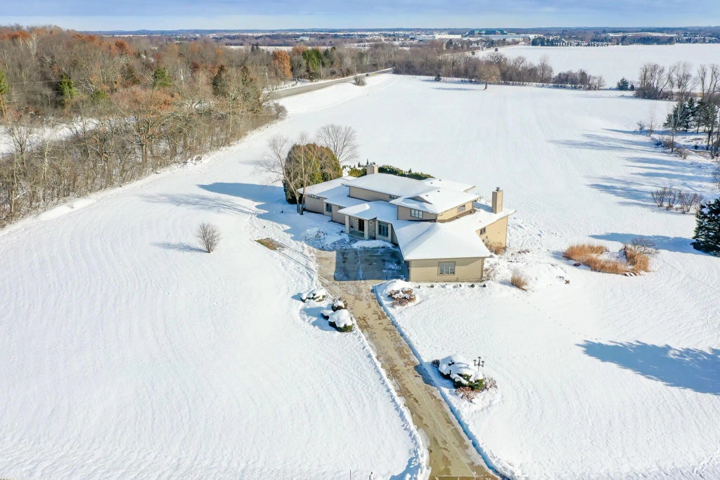 2100 N Oakwoods Ct, Summit