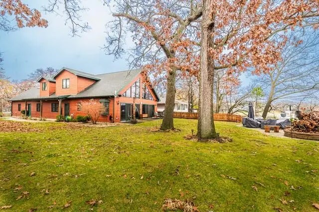 24121 64th Pl, Paddock Lake