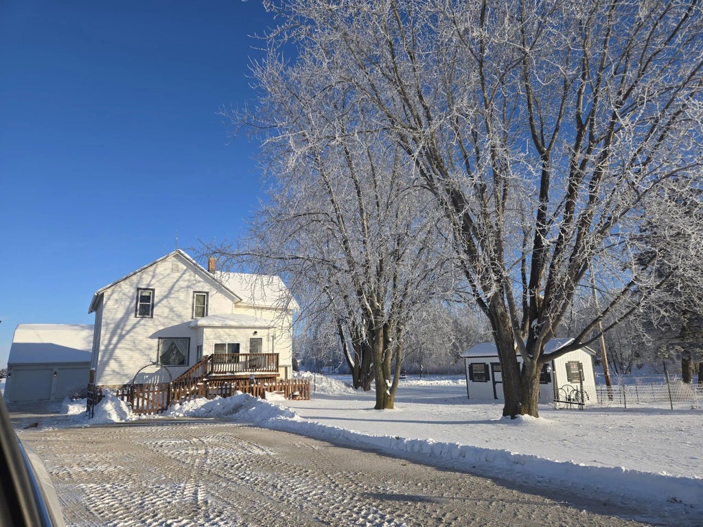 9014 North Ave, Centerville