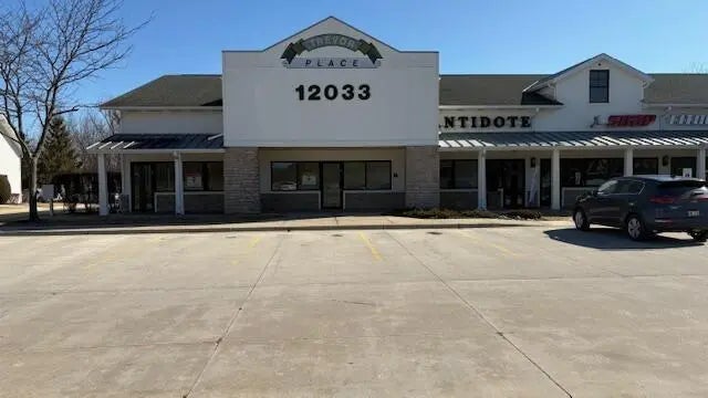 12033 Antioch Rd A& B, Salem Lakes