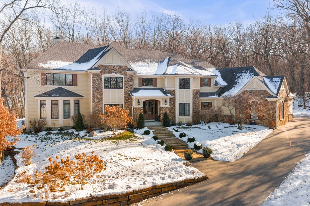 W289s4684 Rockwood Trl, Genesee