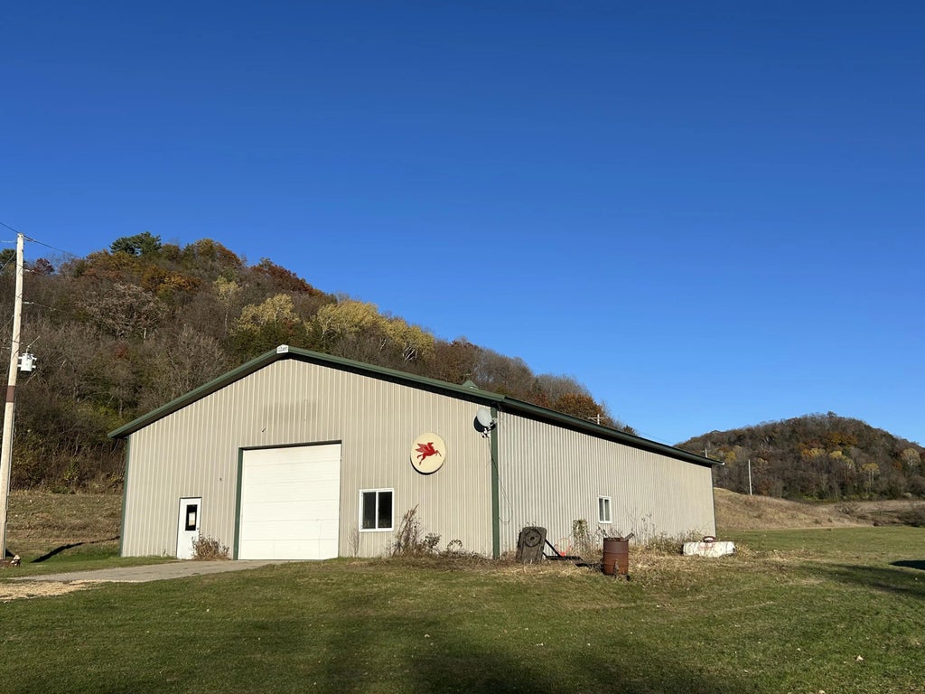 26766 County Highway Dd -, Rockbridge