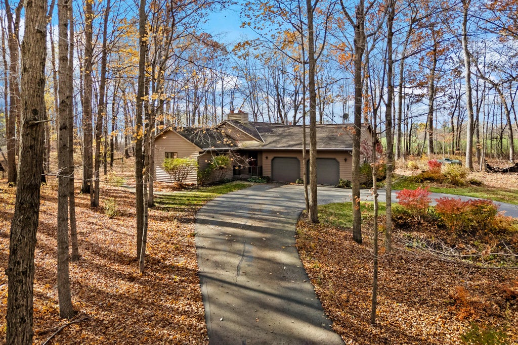 N6720 Hillside Rd, Sheboygan Falls