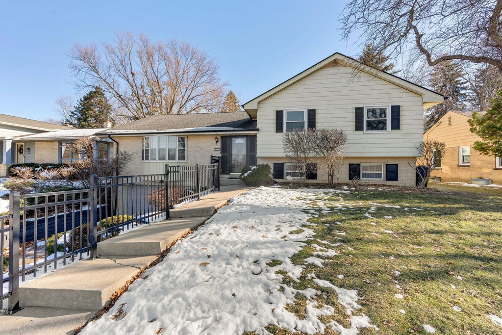 4132 Menomonee River Pkwy, Wauwatosa