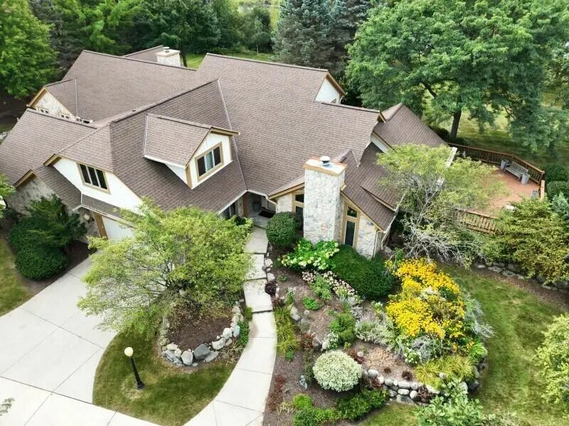 N19w22081 Fox View Ct 2b, Pewaukee