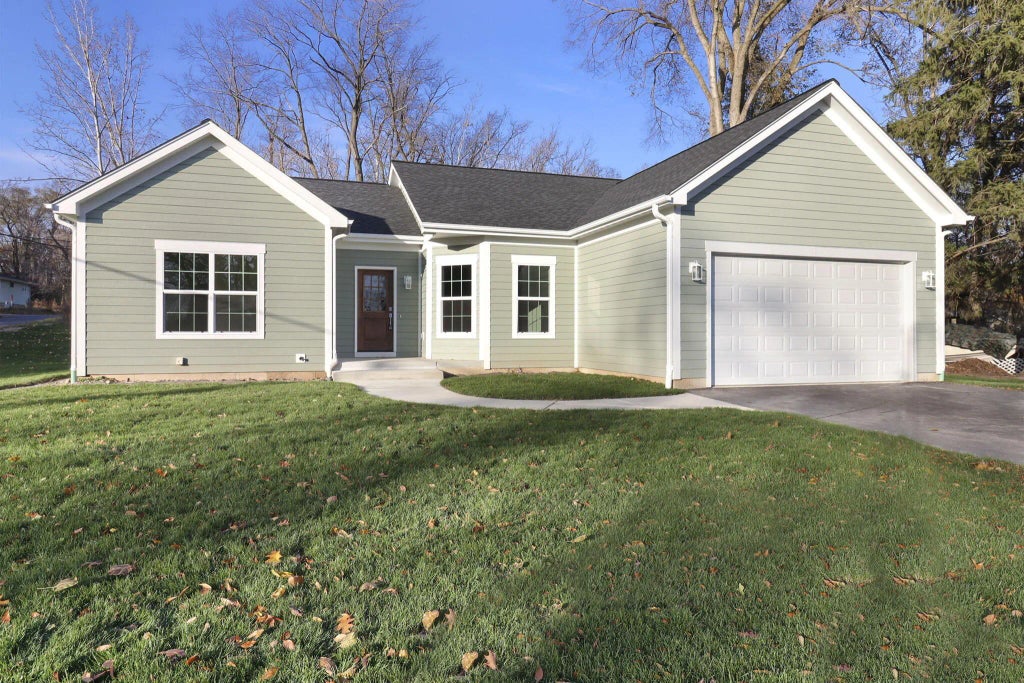 W3794 Beaver Dr, Geneva