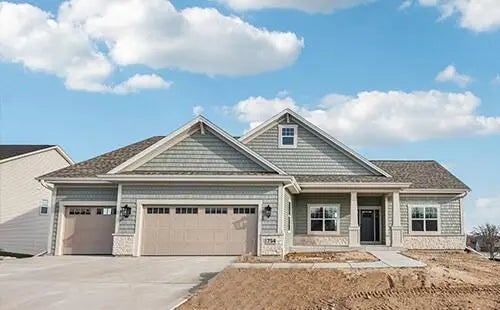 754 Brockway Dr Lt25, Mukwonago