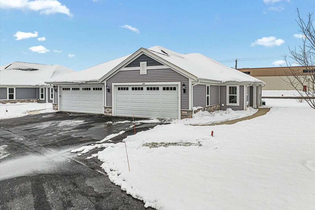 508 Hunter Oaks Blvd 902, Watertown