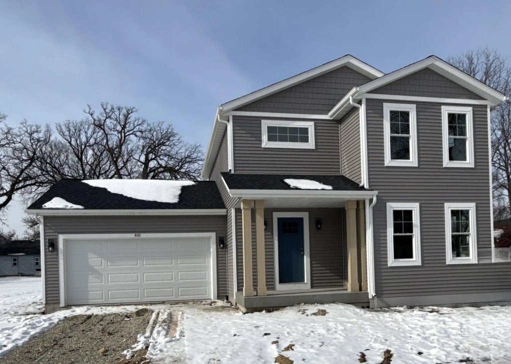 612 Maple St, Fort Atkinson