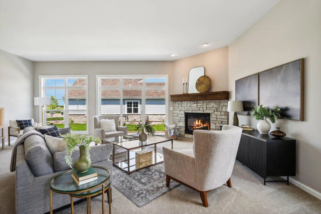 1388 Prairie Creek Cir 12e, Oconomowoc