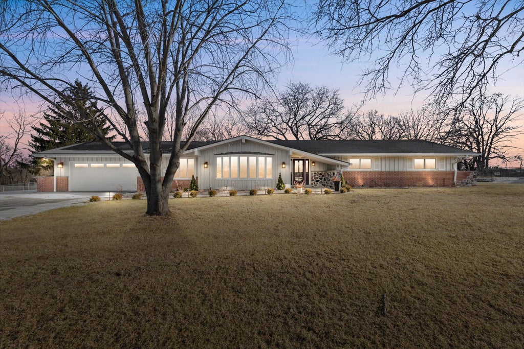 850 Janacek Rd, Brookfield