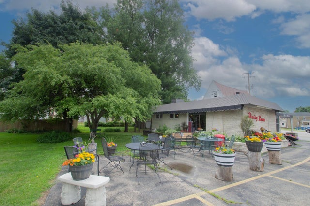 904 E Main St, Watertown