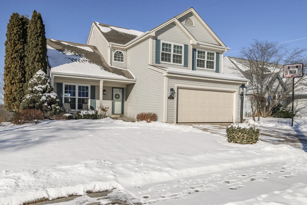 1280 Swallow Rd, Waukesha