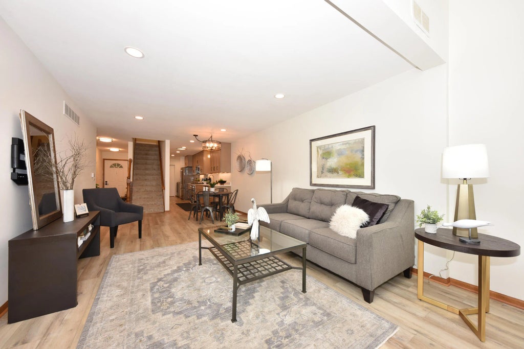 359 Hartford Sq 5, Hartford