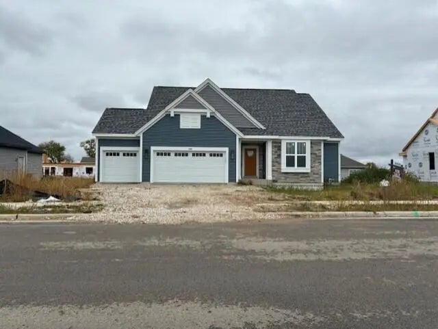 1746 Whalen Dr, Oconomowoc