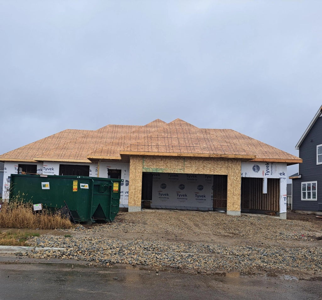 1283 Wild Rye Ln, Oconomowoc