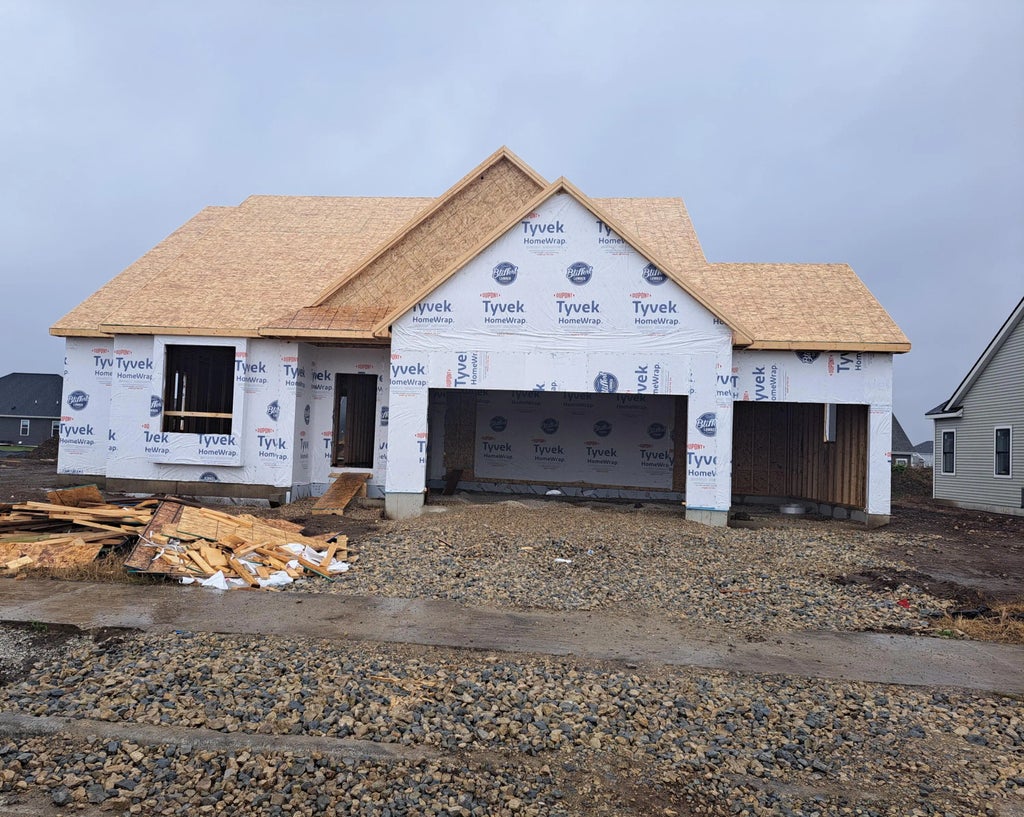 1267 Wild Rye Ln, Oconomowoc