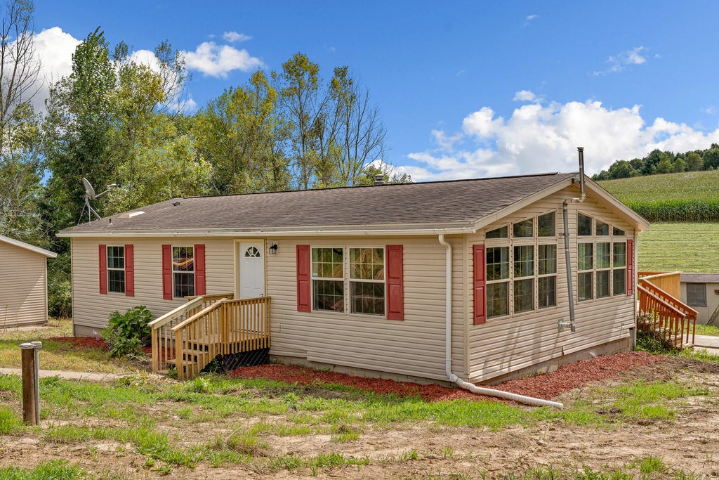 W20479 Brenegan Ln, Gale