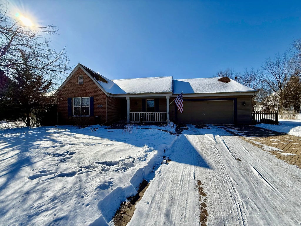 S85w19635 Colonial Ct, Muskego