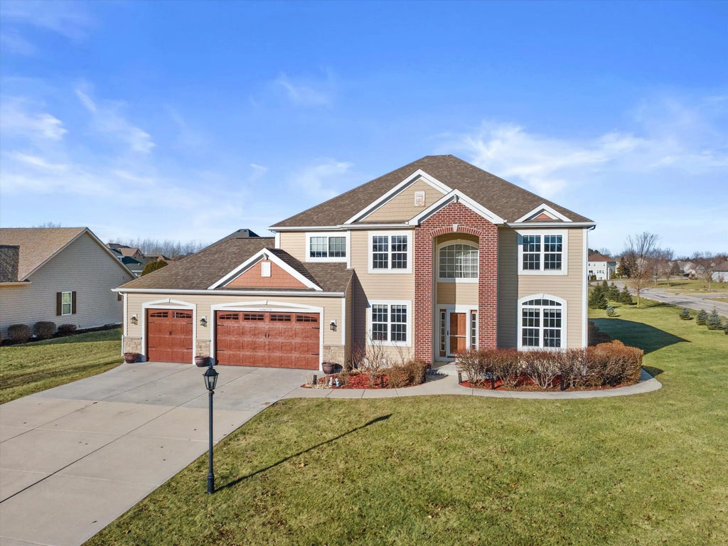 N42w22770 Beacon Ct, Pewaukee