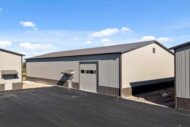 3929 County Road Kw - 16, Port Washington