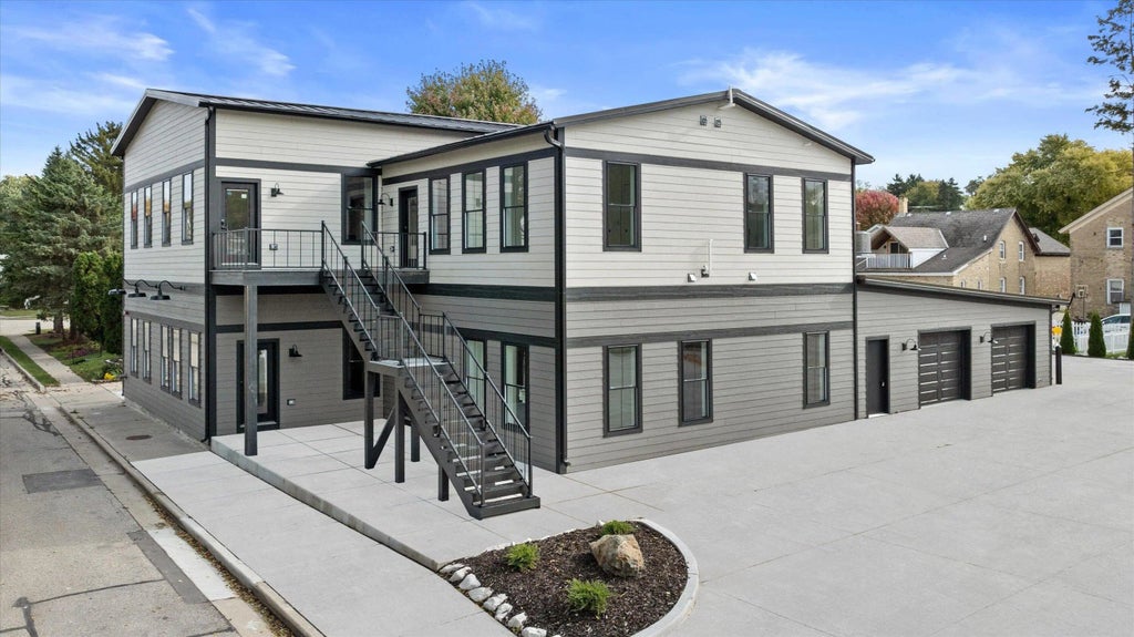 308 Oak St 202, Slinger