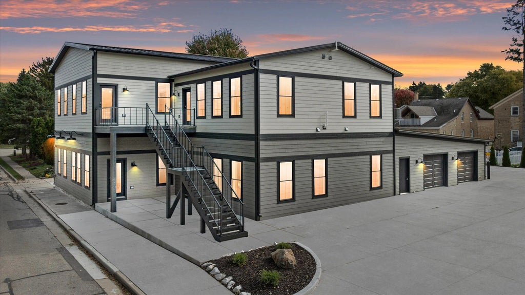 308 Oak St 102, Slinger