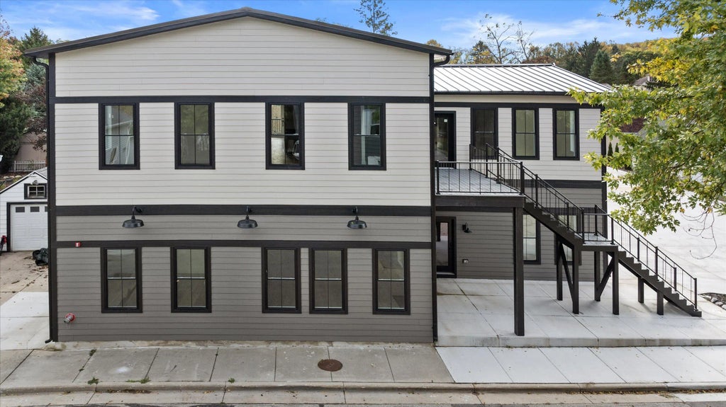 308 Oak St 201, Slinger