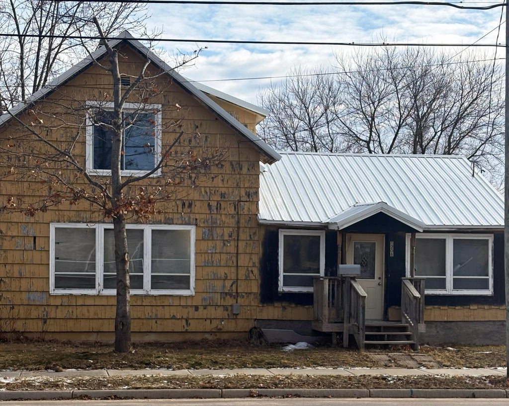 1208 Academy St, Elroy