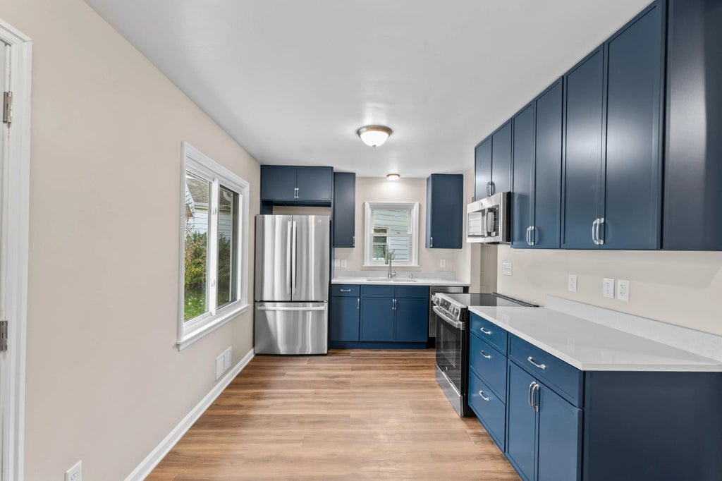 841 N 54th St, Milwaukee