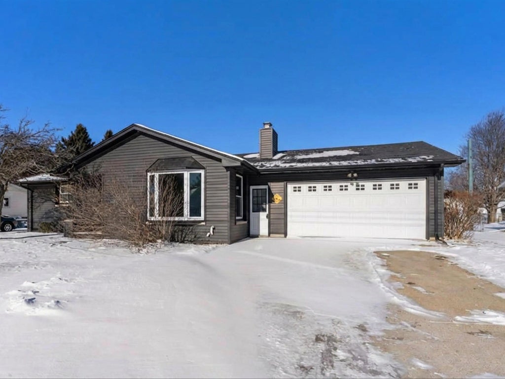 2930 37th St, Two Rivers