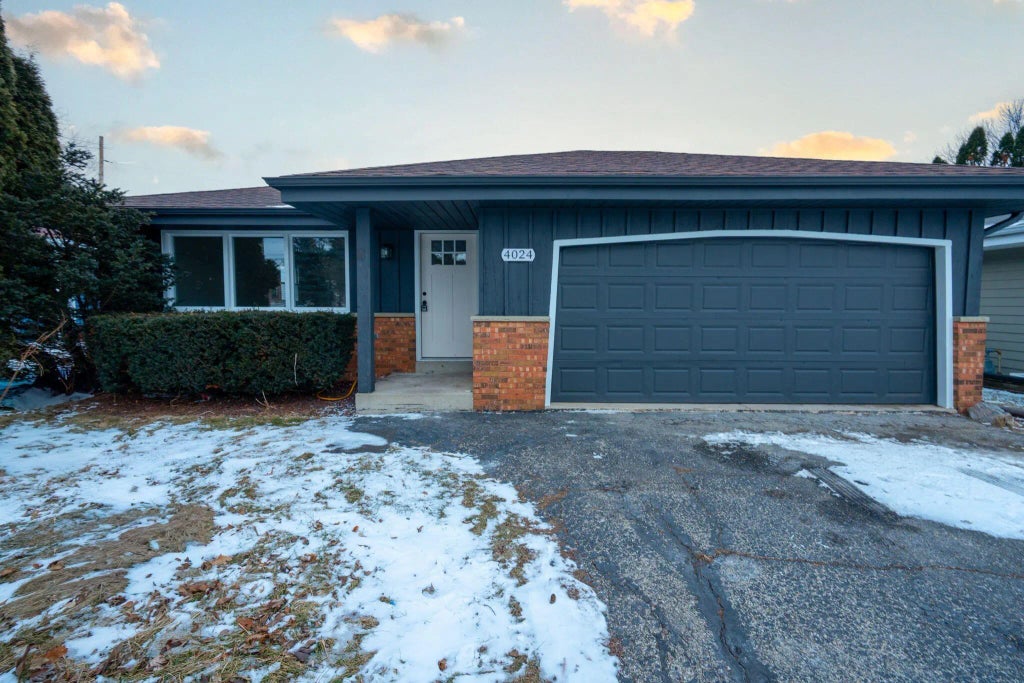 4024 S 92nd St, Greenfield