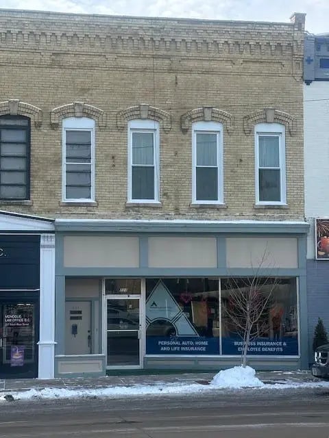 223/225 S Main St, Jefferson