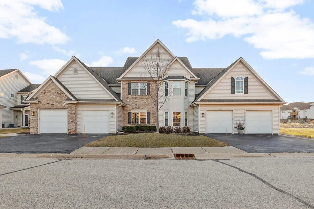 1799 Woodland Way, Slinger