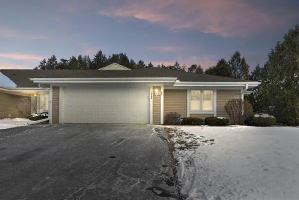 7508 W Mequon Square Dr 3, Mequon