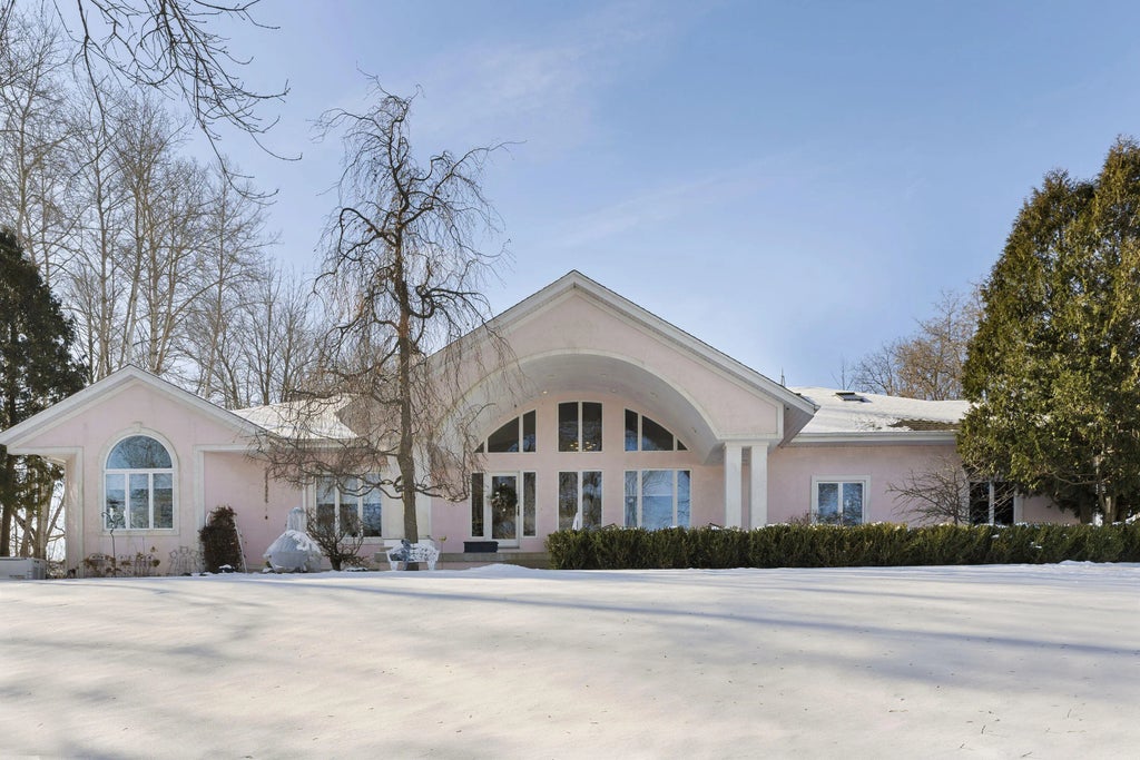 N6715 County Road I -, Fredonia