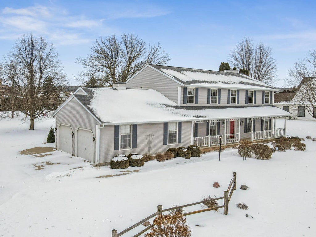 909 Country Club Ln, Fond Du Lac