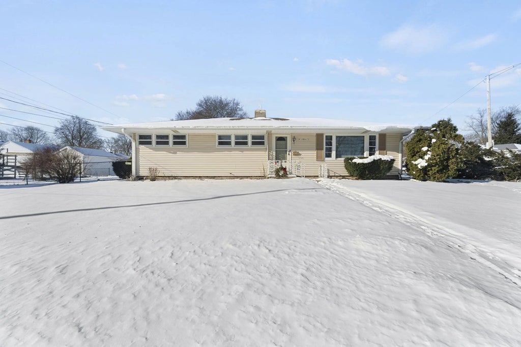 W169n8673 Sheridan Dr, Menomonee Falls