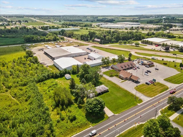 N168w21873 Main St, Jackson