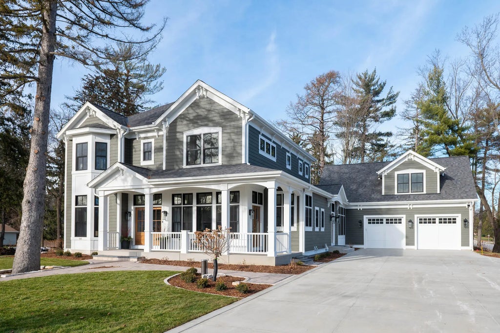 545 Wisconsin Ave, Delafield