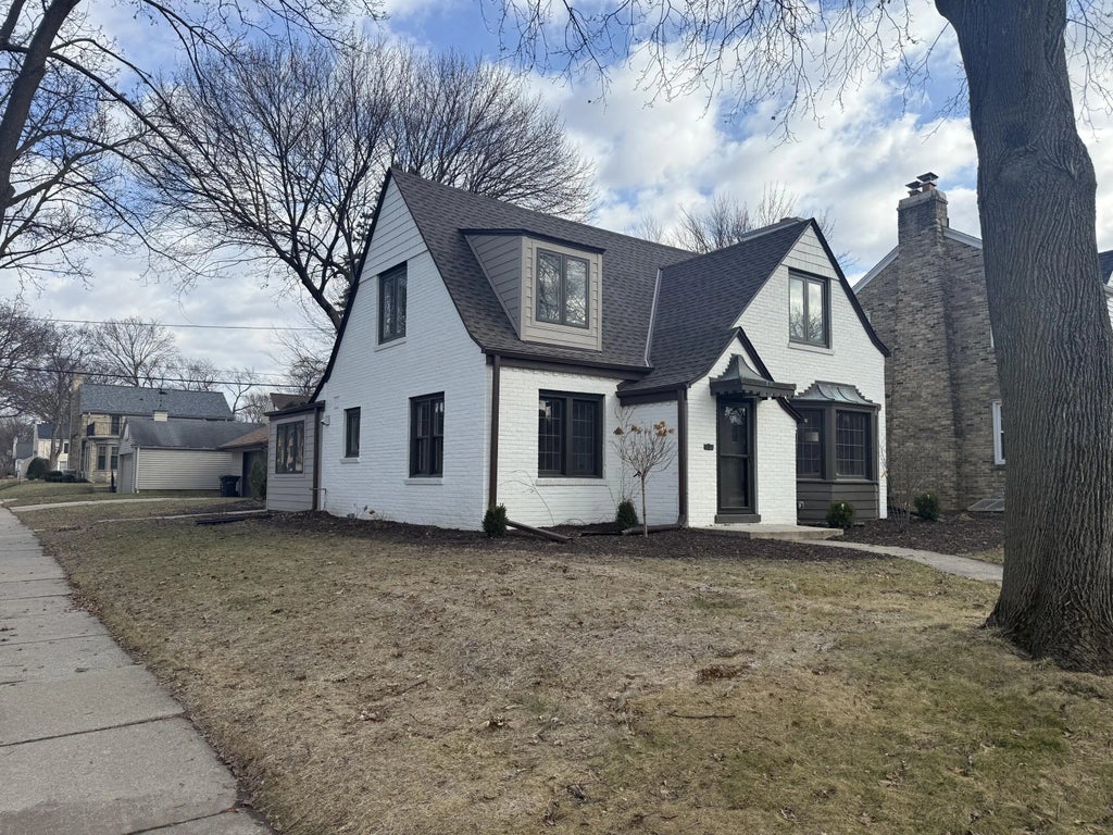 2578 N 88th St, Wauwatosa