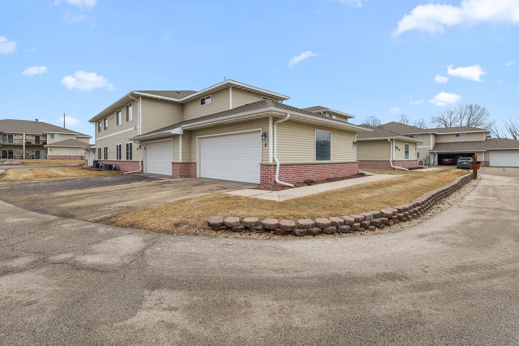 330 Brookside Dr 4, Mayville