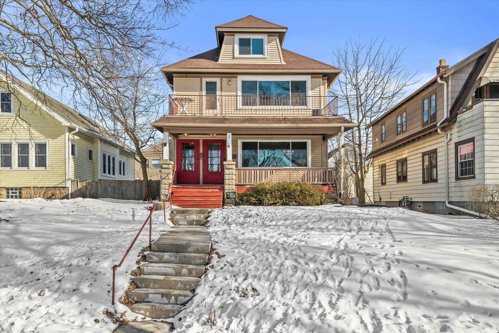 4418 N Bartlett Ave, Shorewood